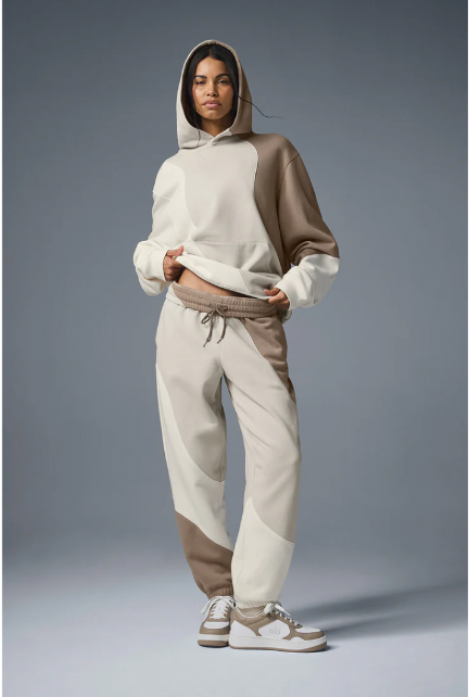 Conjunto sudadera y pantalón deportivo